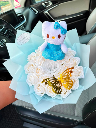 Buchete Trandafiri Sapun - Buchet Trandafiri Alb - Albastru Hello Kitty