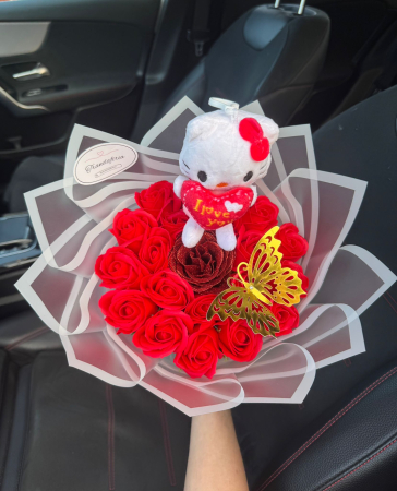 Buchete Trandafiri Sapun - Buchet Trandafiri Rosu Hello Kitty