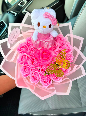Buchete Trandafiri Sapun - Buchet Trandafiri Roz Hello Kitty