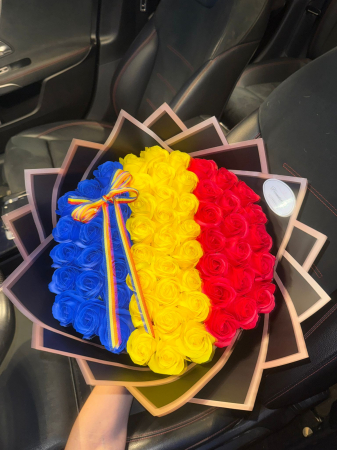 Buchete Trandafiri Sapun - Buchet Trandafiri Tricolor Romania Model 2