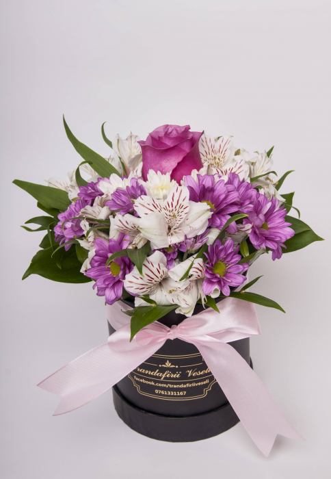 Aranjament floral cilindric dark ”varianta 3 din 3” [2]