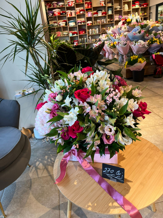 Aranjament floral ” Just for you” [1]