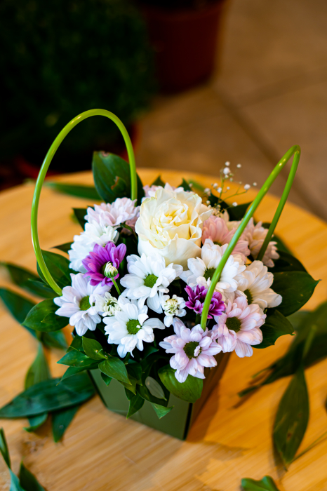 Aranjament floral ”poșeta școlarului” [3]