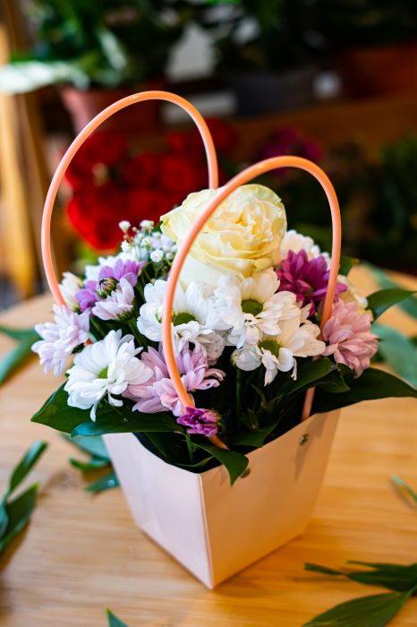 Aranjament floral ”poșeta școlarului” [2]