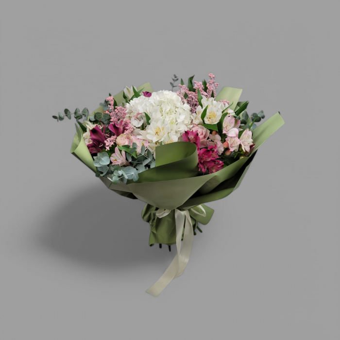 Buchet hortensie alba cu trandafiri roz [2]