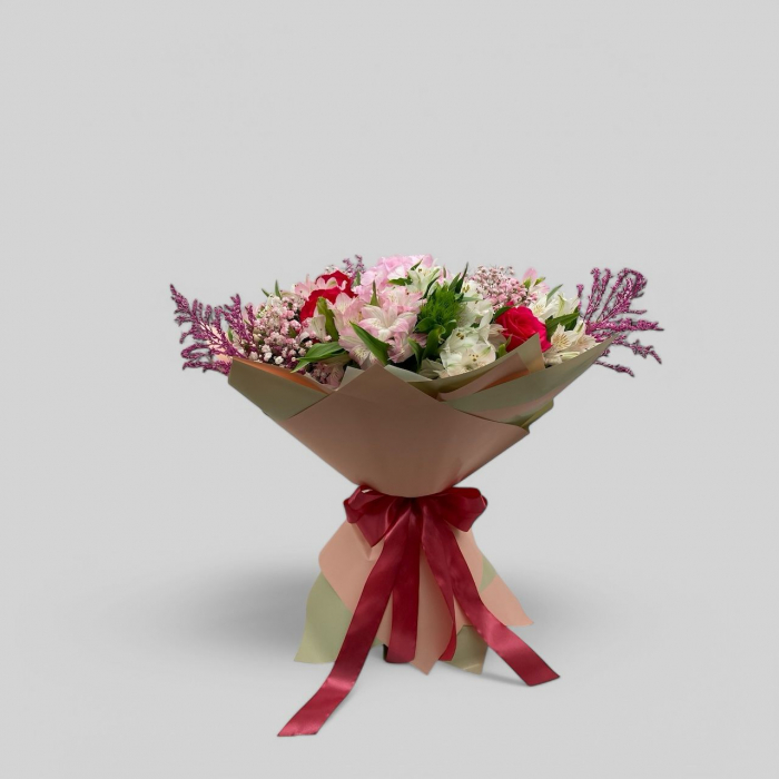 Buchet mixt cu hortensie si trandafiri. [2]