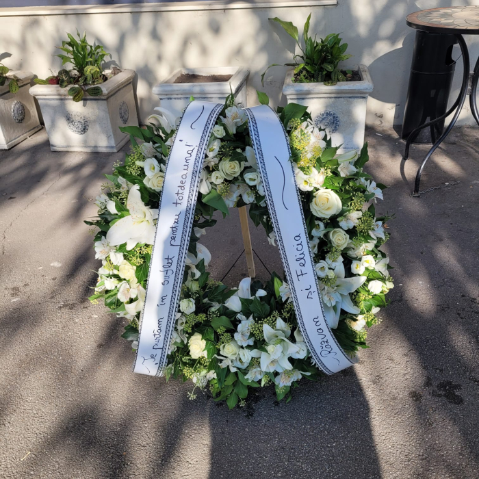 Coroană flori albe 65cm [2]