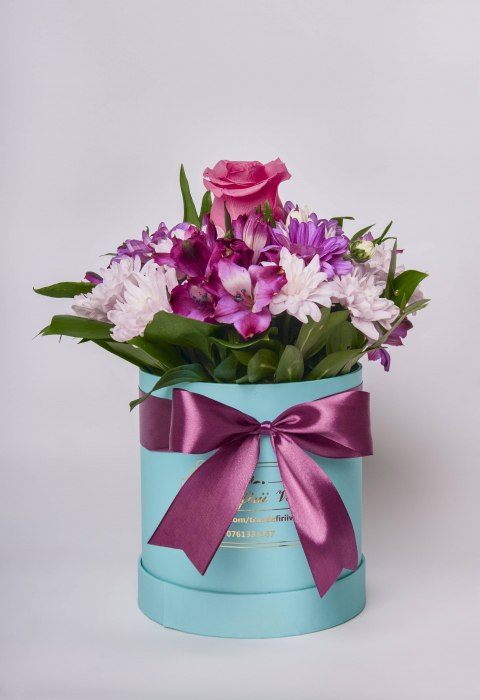 Aranjament floral  pink  ”cutie cilindrică varianta 3 din 3” [2]