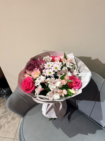 Buchete Sf. Maria - Buchet mixt 'Red & Pink'