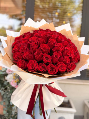 Buchete cu flori elegante - Buchet 51 Trandafiri