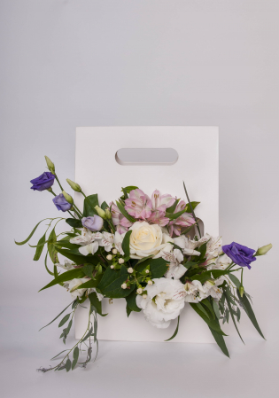Aranjamente cu flori elegante - Aranjament floral ”Just for you pink ”