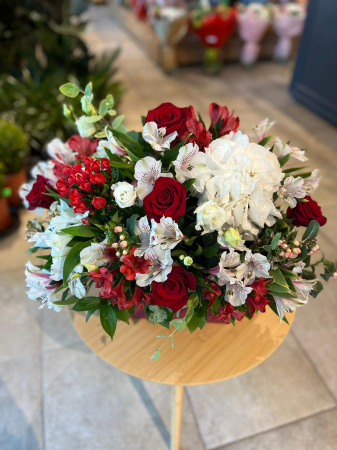 Aranjamente florale - Aranjament floral  ”Just for you” red