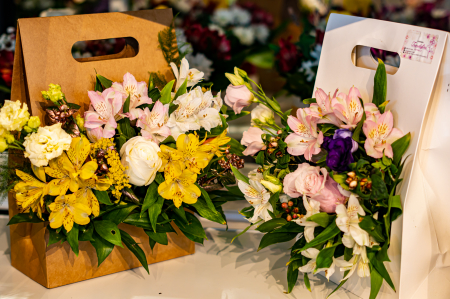 Aranjament floral tip poșetă [1]