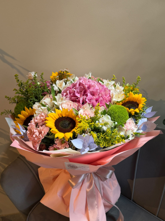 Nou născut și botez - Buchet "Bloom"