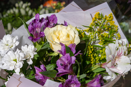 1-8 martie - Buchet floral mixt
