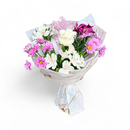 Buchete cu flori mixte - Aranjament mixt cu trandafir, solidago, crizanteme și alstroemeria.