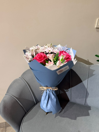 Buchete Sf. Maria - Buchet mixt 'Three roses'