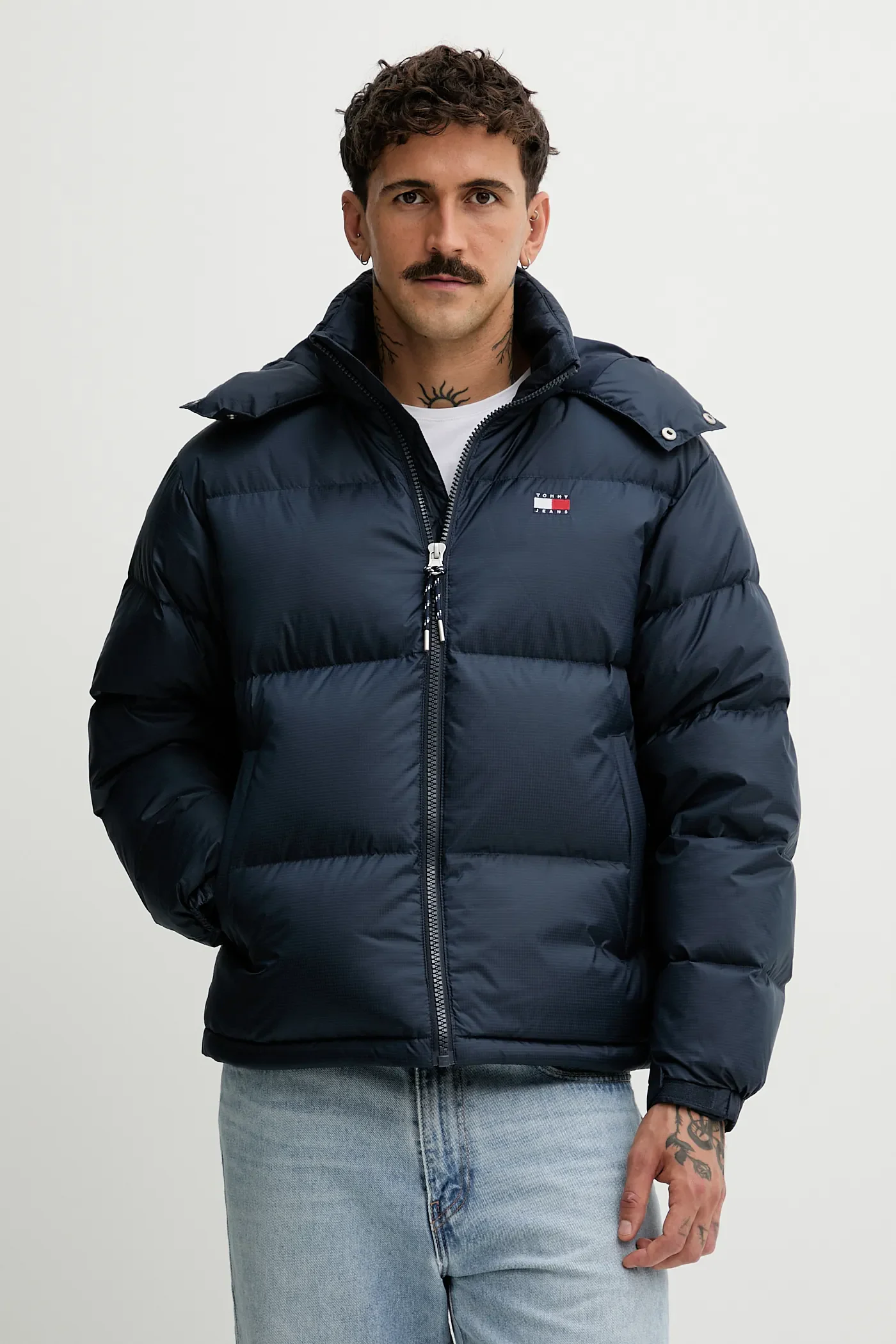 Geci - Geaca Bărbați, Tommy Jeans, Negru, Umplutura cu puf de rata, Logo Brodat