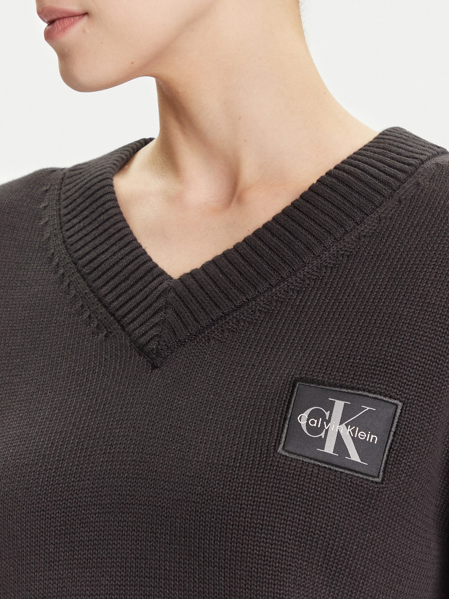 Pulover Dama, Calvin Klein Jeans, Decolteu in V, Negru [3]
