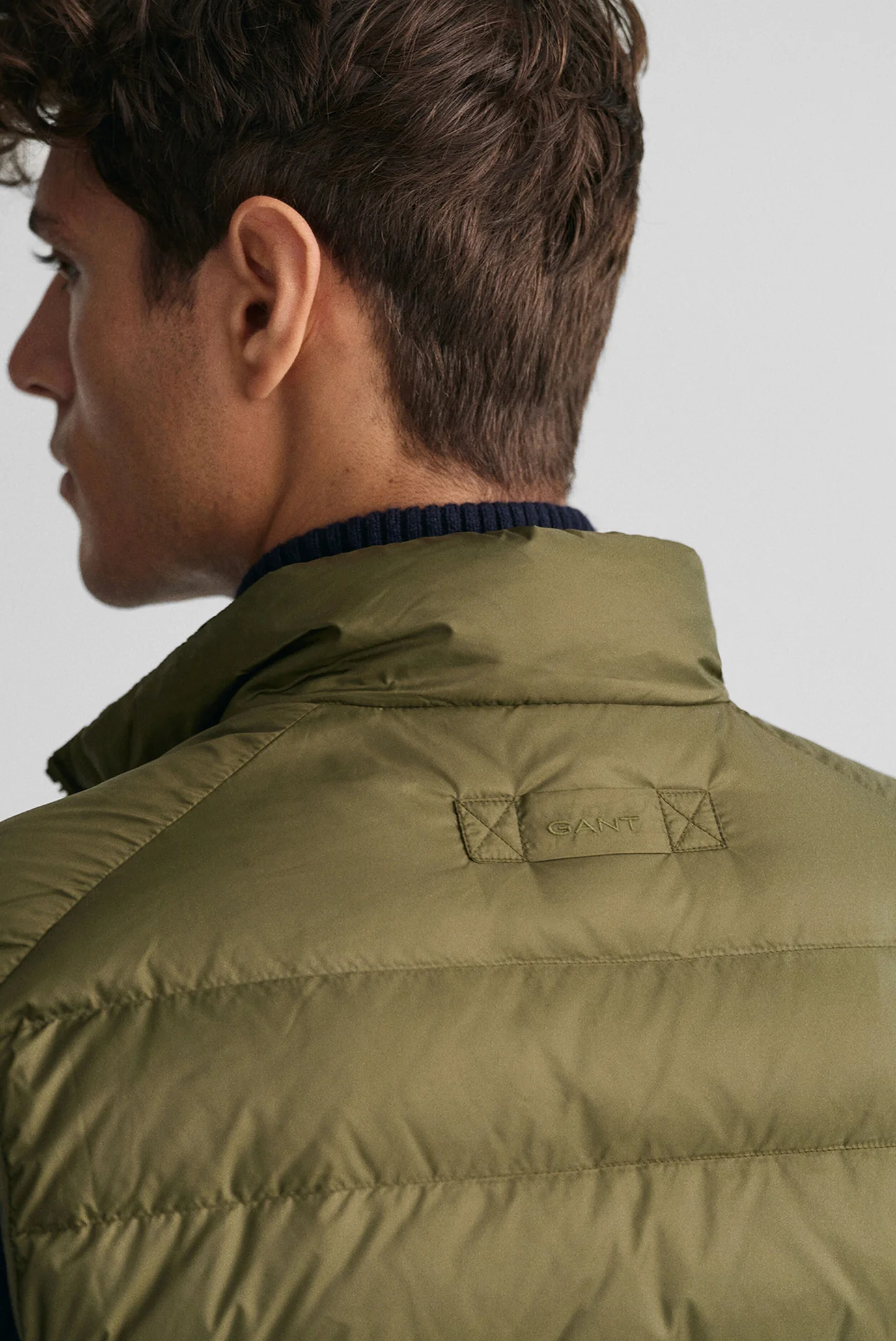 Vesta Barbati, Gant, Verde, Puf de rațǎ [5]