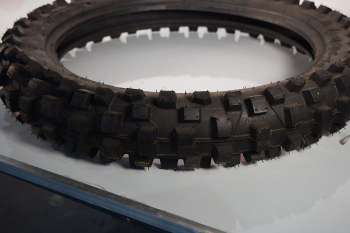 Anvelopă moto 110/100-18 spate, off-road (cross/enduro), tracțiune maximă [2]