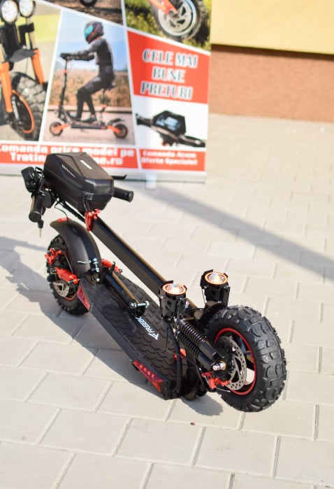 J-11 Max – Trotinetă Electrică Off-Road 800W, Roți 11", 18Ah, 50 Km/h. [24]