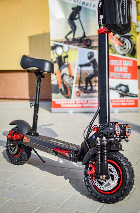 J-11 Max – Trotinetă Electrică Off-Road 800W, Roți 11", 18Ah, 50 Km/h. [7]