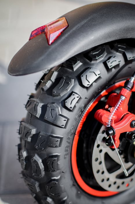J-11 Max – Trotinetă Electrică Off-Road 800W, Roți 11", 18Ah, 50 Km/h. [9]