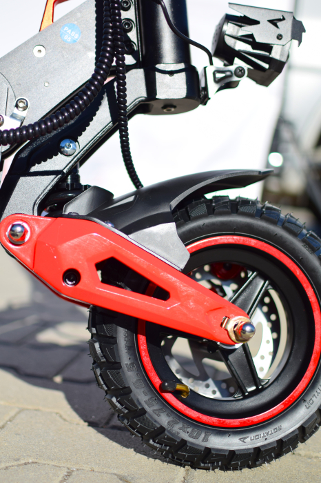 Trotineta electrica J15 Max 1600W, autonomie 60 km, viteza 60 km/h [18]