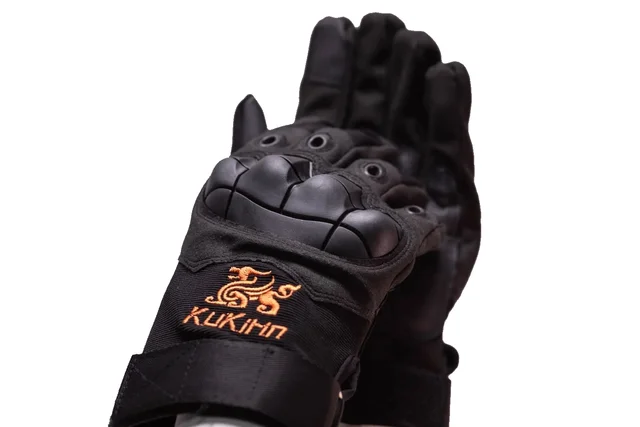 Manusi KuKirin, pentru trotinete, cu protectii suplimentare la impact [6]