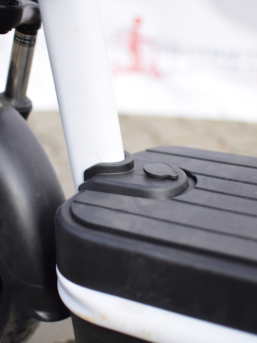 E-Scuterul Electric ECO 500W 48V 20Ah [21]