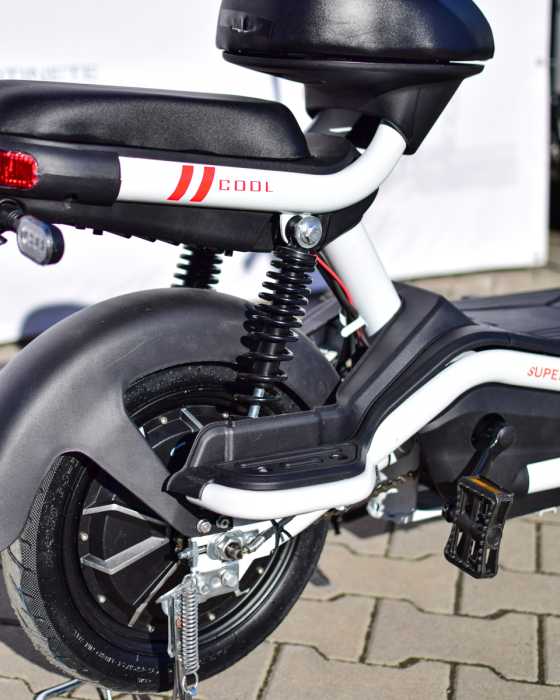 Scuter Electric ECO 500W 48V 20Ah cu Pedale, Baterie Plumb GEL, Autonomie 40 km, Viteză 25 km/h, 2 Locuri, Cos Frontal [6]