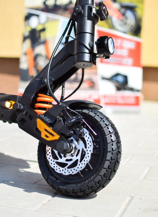 Trotineta electica KuKirin G2 master (2025) cheie, 2 motoare 2*1000W, Autonomie 70km, Baterie 52V 20, 8 A. [5]