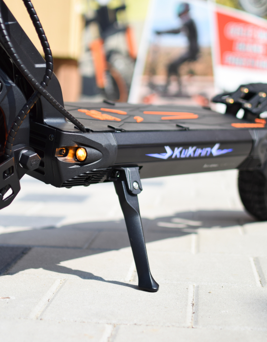Trotineta electica KuKirin G2 master (2025) cheie, 2 motoare 2*1000W, Autonomie 70km, Baterie 52V 20, 8 A. [19]
