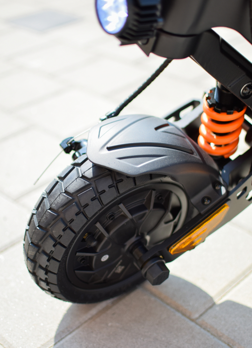 Trotineta electica KuKirin G2 master (2025) cheie, 2 motoare 2*1000W, Autonomie 70km, Baterie 52V 20, 8 A. [27]