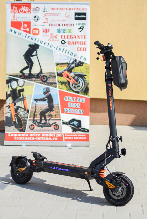Trotineta electica KuKirin G2 master (2025) cheie, 2 motoare 2*1000W, Autonomie 70km, Baterie 52V 20, 8 A. [15]