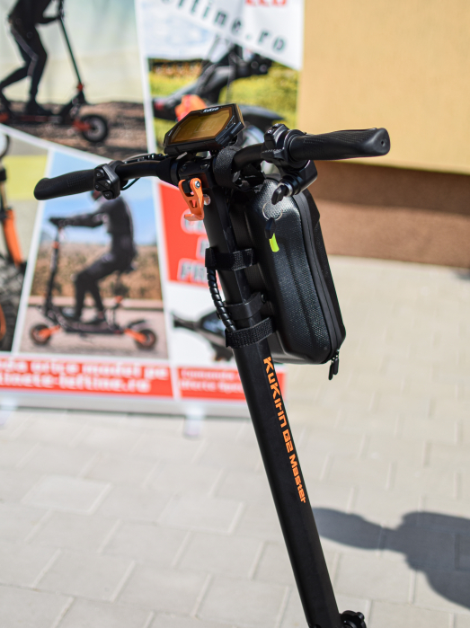 Trotineta electica KuKirin G2 master (2025) cheie, 2 motoare 2*1000W, Autonomie 70km, Baterie 52V 20, 8 A. [9]