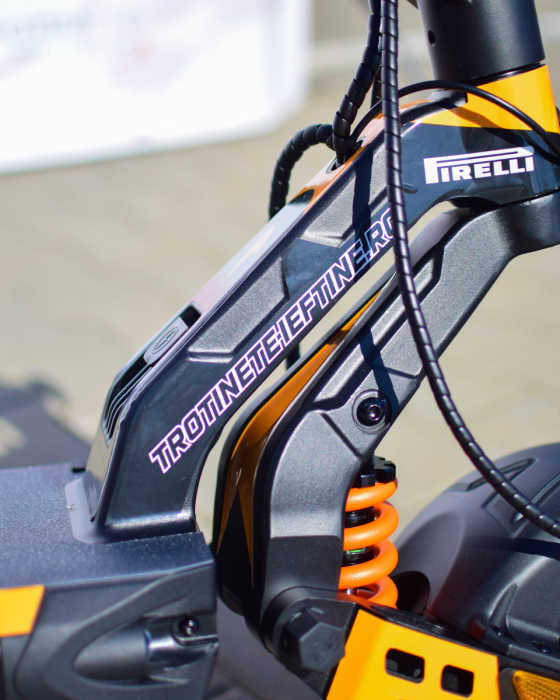 Trotineta electica KuKirin G2 master (2026) McLaren Personalizata [7]