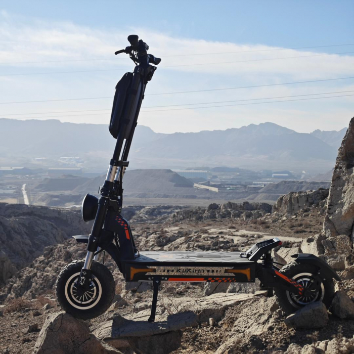 Trotineta electrica de teren KuKirin G4 Max, 2 motoare de 1600W, autonomie max 95 km, viteza maxima 86 km/h [18]