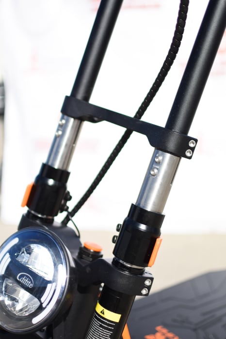 Trotineta electrica de teren KuKirin G4 Max, 2 motoare de 1600W, autonomie max 95 km, viteza maxima 86 km/h [24]