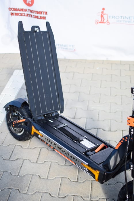 Trotineta electrica de teren KuKirin G4 Max, 2 motoare de 1600W, autonomie max 95 km, viteza maxima 86 km/h [17]