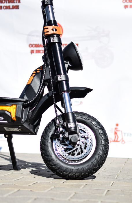 Trotineta electrica de teren KuKirin G4 Max, 2 motoare de 1600W, autonomie max 95 km, viteza maxima 86 km/h [4]