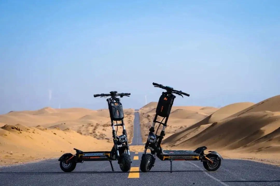 Trotineta electrica de teren KuKirin G4 Max, 2 motoare de 1600W, autonomie max 95 km, viteza maxima 86 km/h [16]