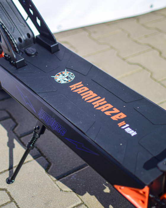 Trotinetă Electrică Kamikaze K1 Max 2x1000W 52V 20Ah 10” Negru-Portocaliu [17]