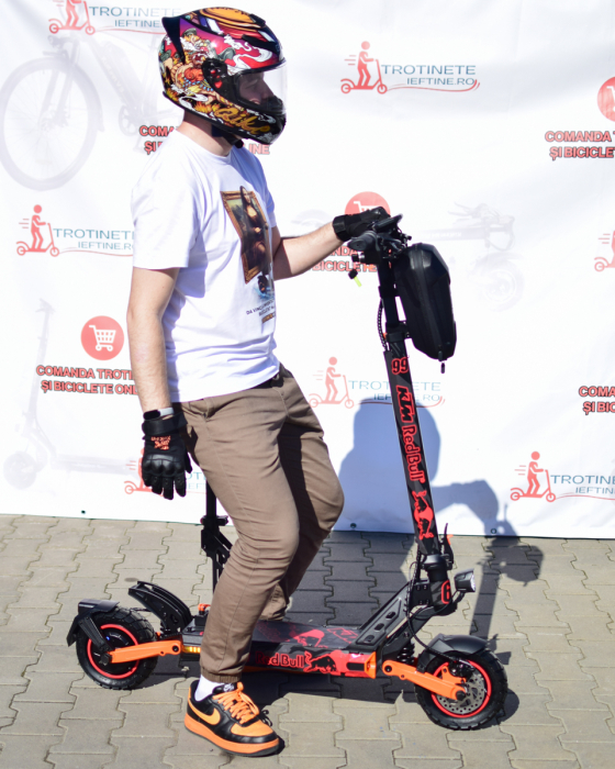 Trotineta Electrica KUGOO KIRIN G2 PRO, Viteza pana la 45km/h, Autonomie 55Km, Motor 600W, 48V 15Ah [15]