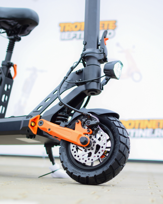 Trotineta Electrica KUGOO KIRIN G2 PRO, Viteza pana la 45km/h, Autonomie 55Km, Motor 600W, 48V 15Ah [10]