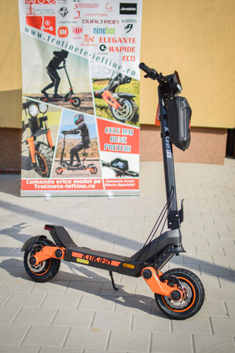 Trotinetă electrică KUGOO KIRIN G3, Motor 1200W, Autonomie 60 km, Viteză maximă 50 km/h, Acumulator 52V 18Ah, Culoare negru [14]