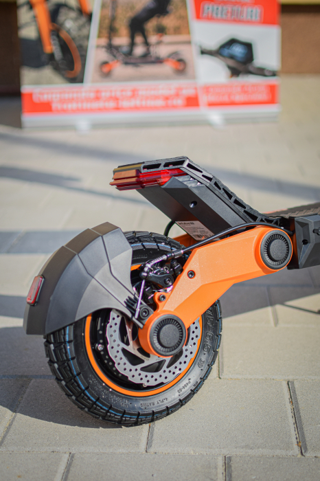 Trotinetă electrică KUGOO KIRIN G3, Motor 1200W, Autonomie 60 km, Viteză maximă 50 km/h, Acumulator 52V 18Ah, Culoare negru [4]