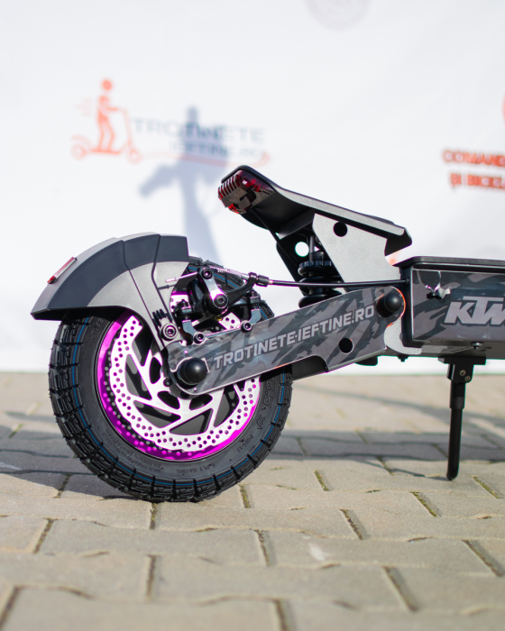 Trotineta Electrica KuKirin G2 (2026) PERSONALIZATA Competition Pink - Con Base [8]