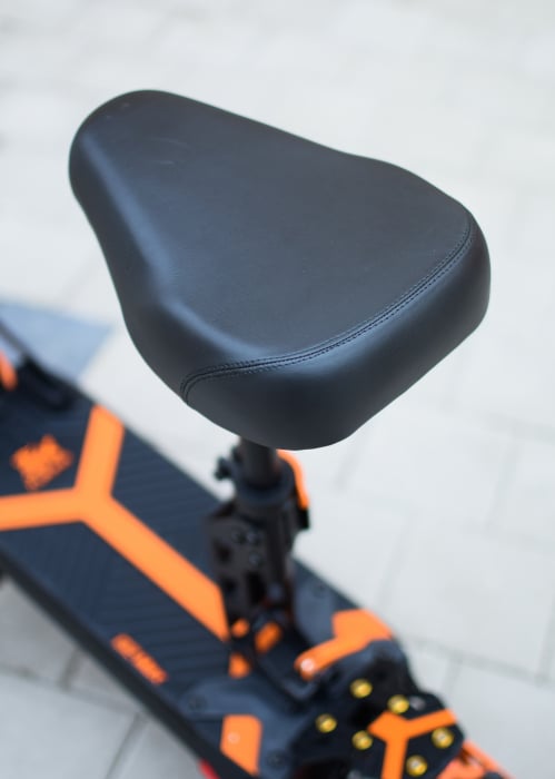 Trotinetă electrică KuKirin G2 MAX, Anvelope off-road pneumatice de 10*2.75 inch, Motor fără perii de 1000W, Viteză maximă 55 km/h, Acumulator 48V 20Ah, Autonomie 80 km [13]